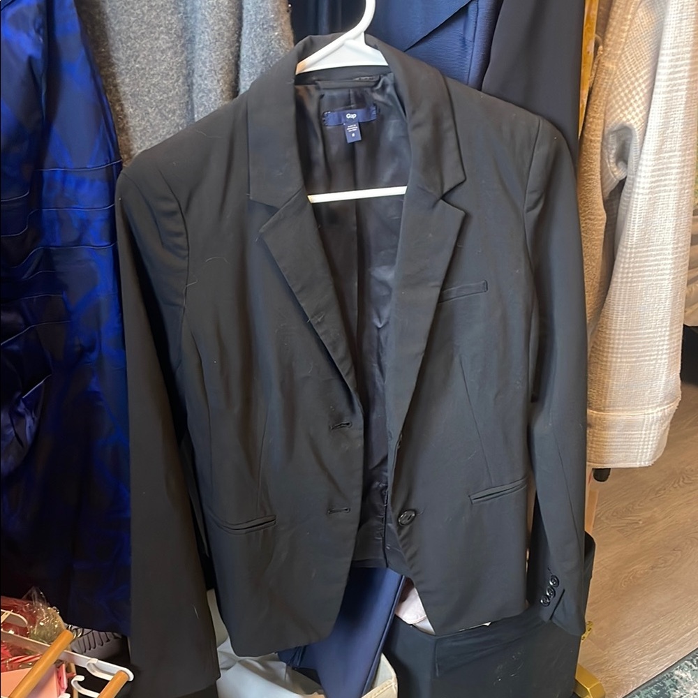 076. Classic Black blazer